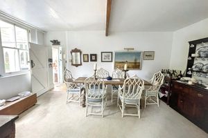 2a Preston Park Avenue